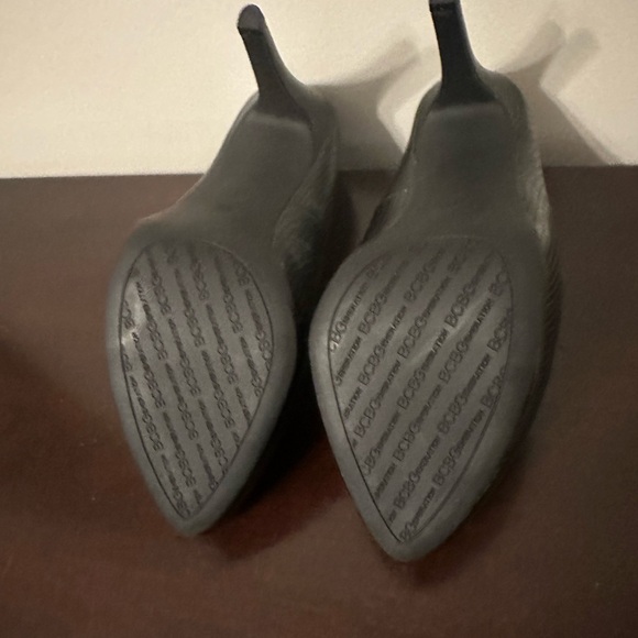 BCBG GENERATION BLACK LIZARD PENNI PUMP SIZE 8 - Picture 5 of 7